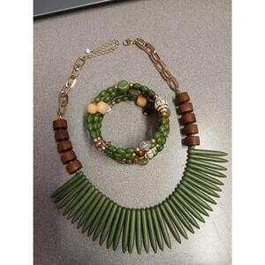 Ana & Ava Green Spike Statement Necklace and C1946 Memory Wire Beaded Bracelet